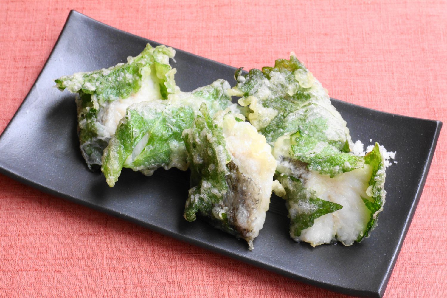 からりと美味しい大葉レシピ！鱈の大葉巻き天ぷら