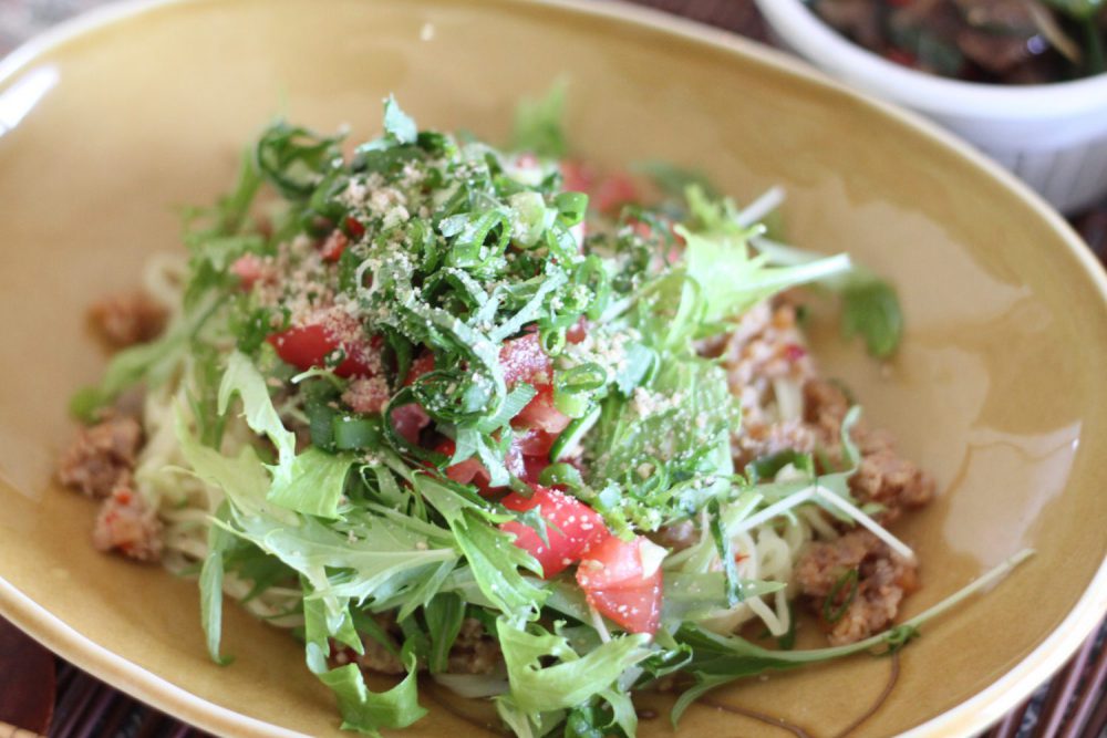 さっぱり食べれる大葉レシピ！大葉入り汁なし担々麺