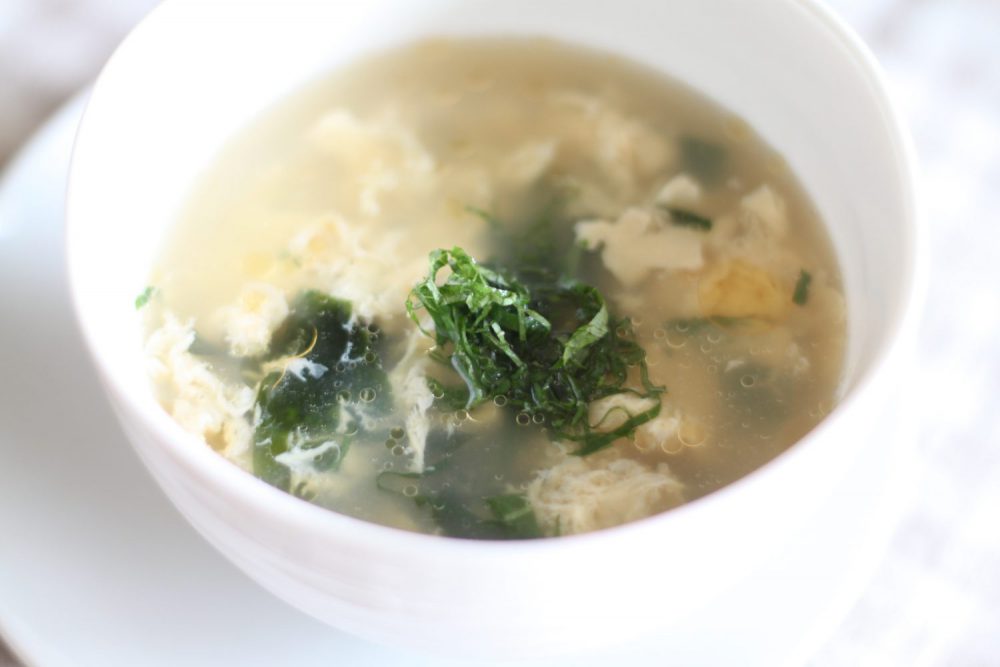 朝ごはんにもう一品の大葉レシピ！青しそ香るかき玉スープ