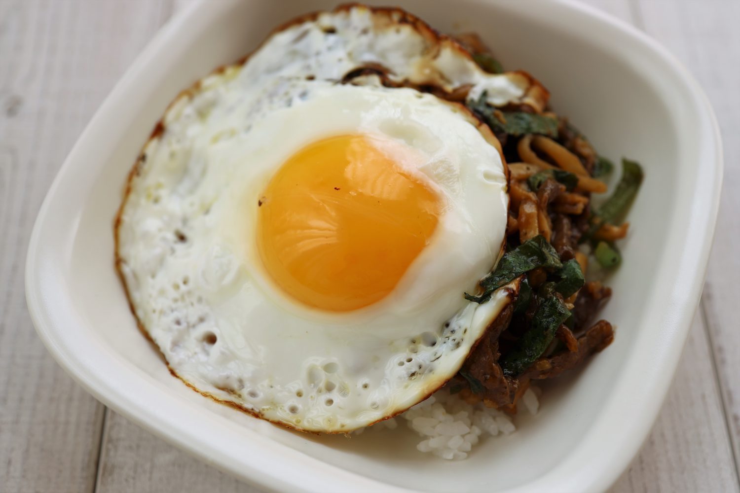 大葉入りチンジャオロース丼　大葉レシピ